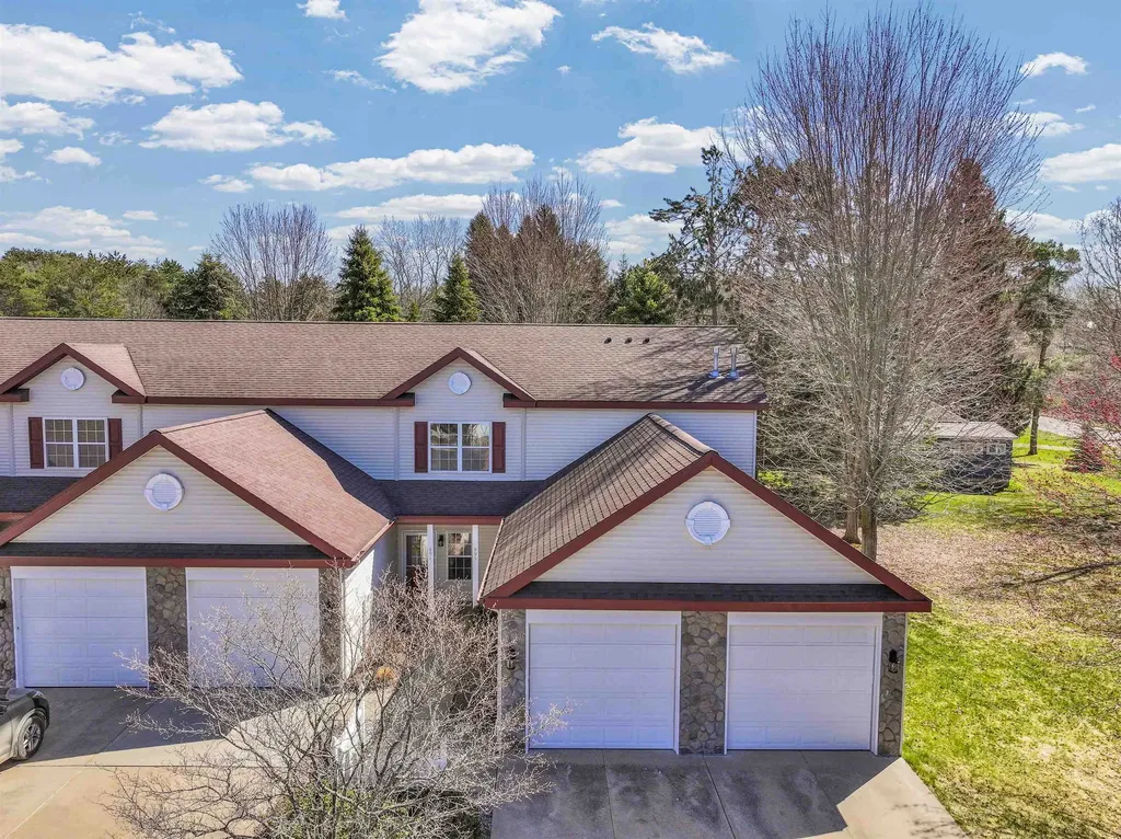 895 Meadowview Court Cadillac City MI 49601