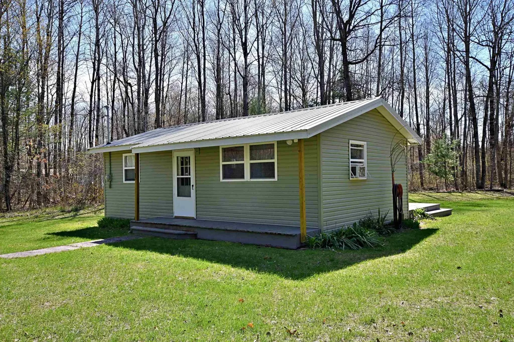 11385 Stockwell Redding Township MI 49665