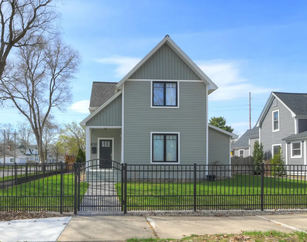 303 W Eleventh Street Traverse City City MI 49684