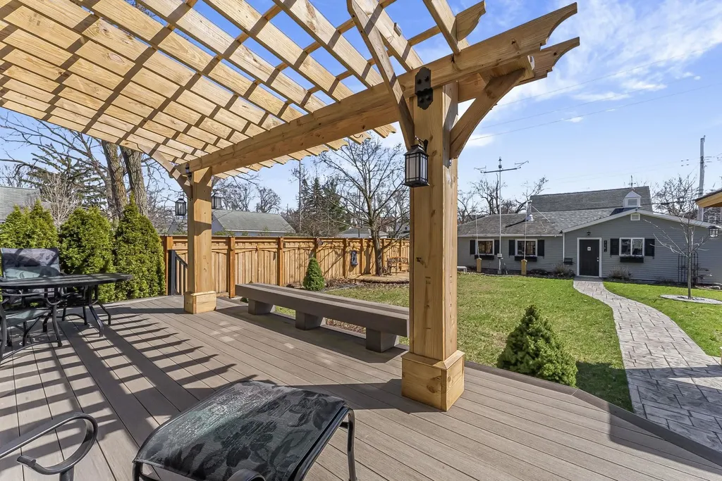 303 W Eleventh Street Traverse City City MI 49684