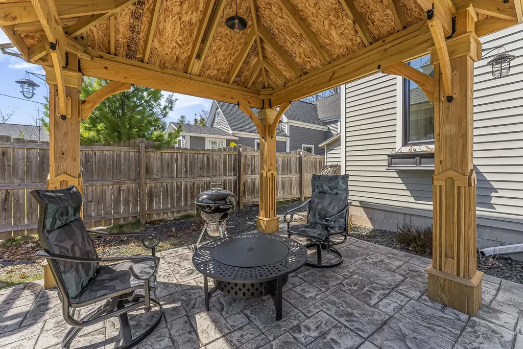 303 W Eleventh Street Traverse City City MI 49684