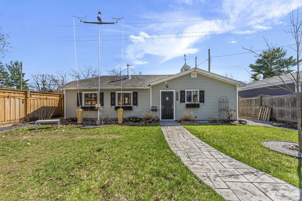303 W Eleventh Street Traverse City City MI 49684
