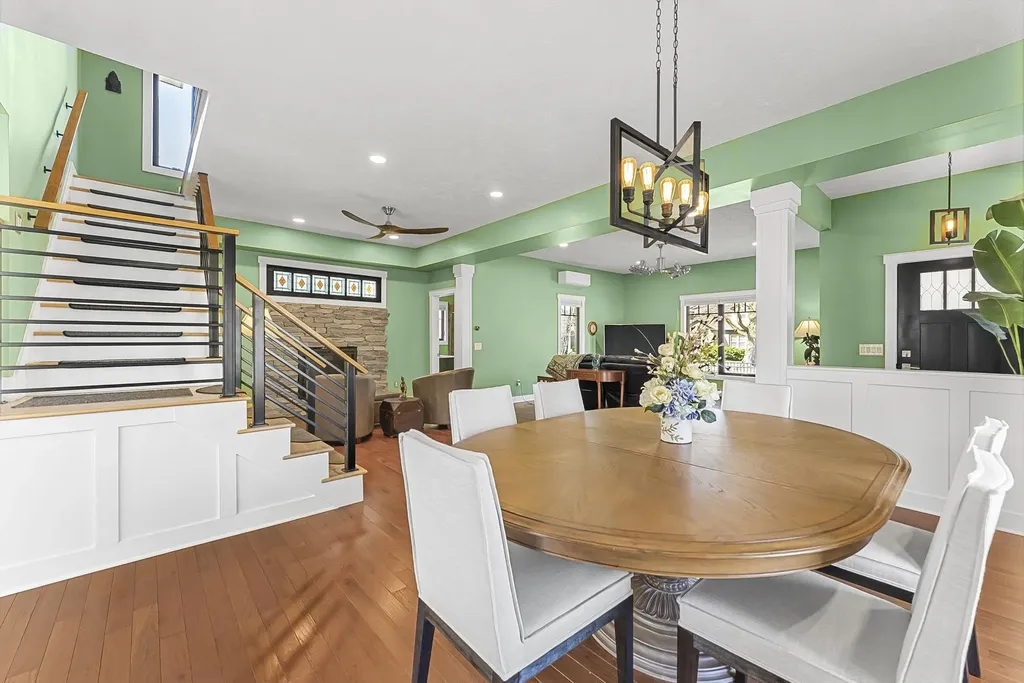 303 W Eleventh Street Traverse City City MI 49684