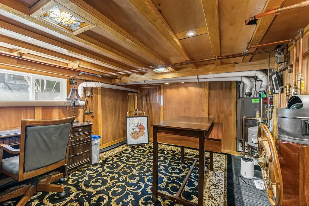 303 W Eleventh Street Traverse City City MI 49684