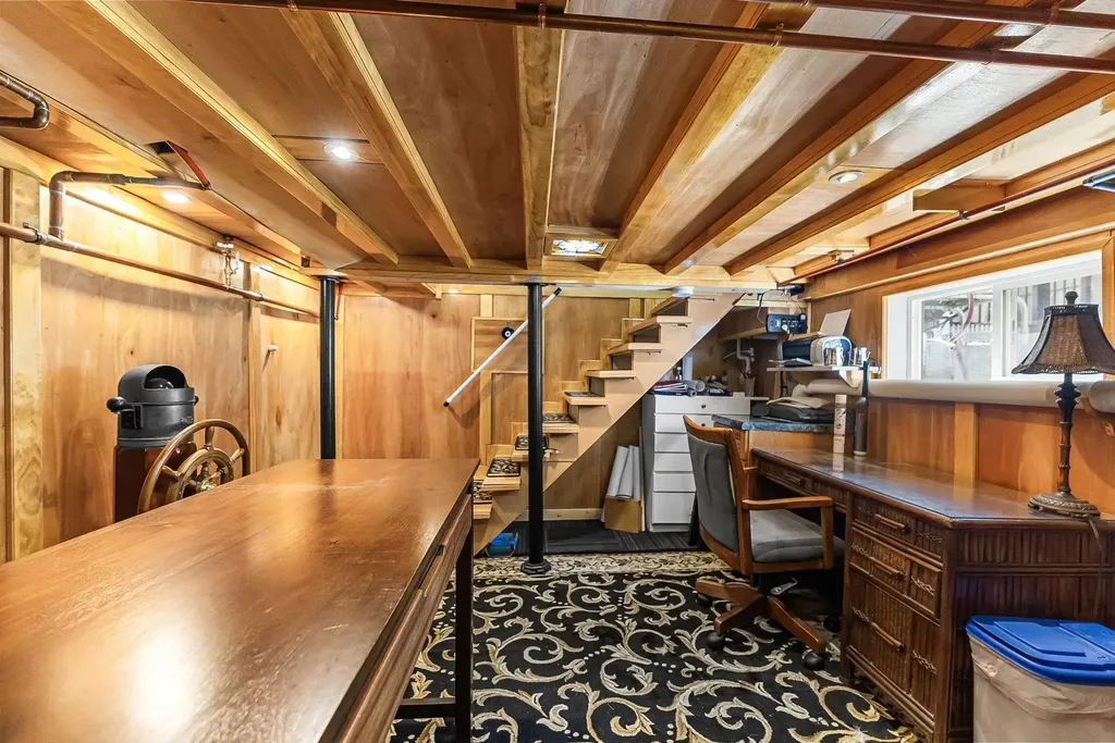 303 W Eleventh Street Traverse City City MI 49684