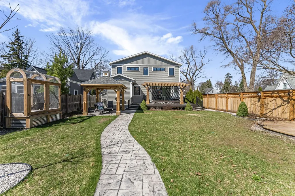 303 W Eleventh Street Traverse City City MI 49684