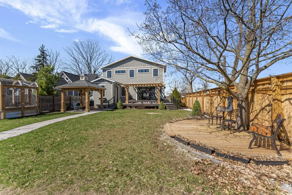303 W Eleventh Street Traverse City City MI 49684