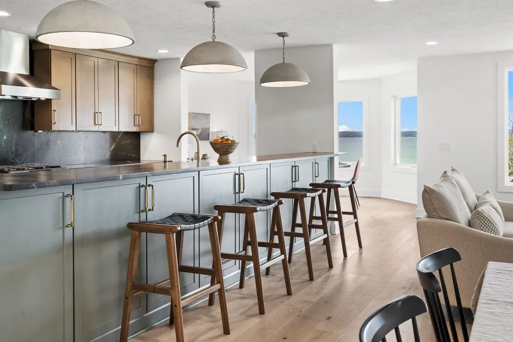 10191 Peninsula Drive Peninsula Township MI 49686