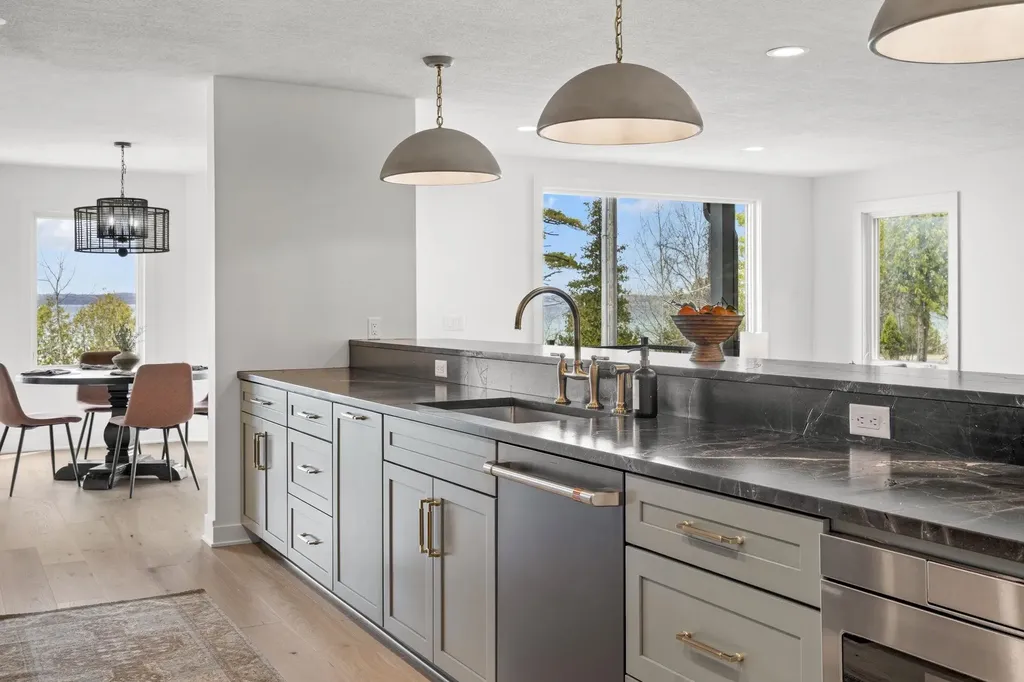 10191 Peninsula Drive Peninsula Township MI 49686