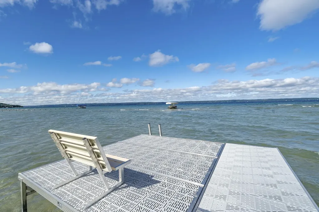 10191 Peninsula Drive Peninsula Township MI 49686