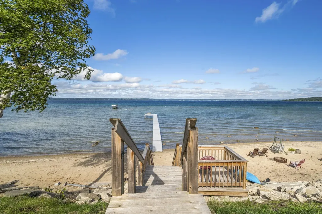 10191 Peninsula Drive Peninsula Township MI 49686