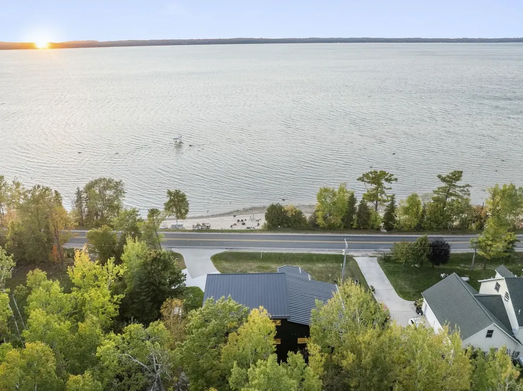 10191 Peninsula Drive Peninsula Township MI 49686