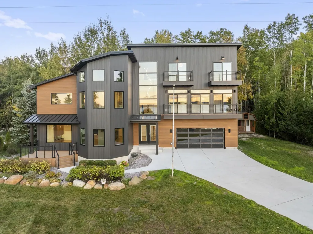10191 Peninsula Drive Peninsula Township MI 49686