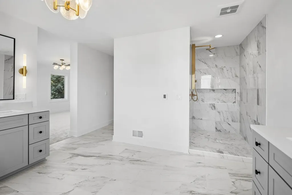 10191 Peninsula Drive Peninsula Township MI 49686
