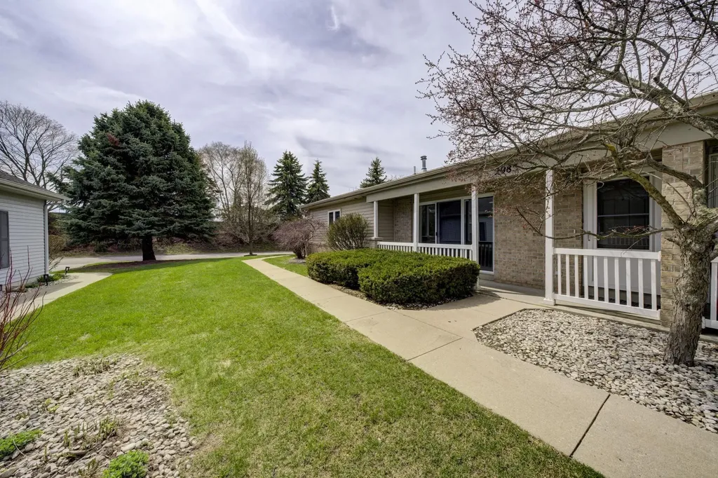 2985 Emerald Isle Garfield Charter Township MI 49684