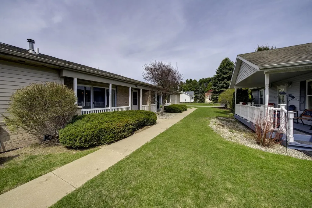 2985 Emerald Isle Garfield Charter Township MI 49684