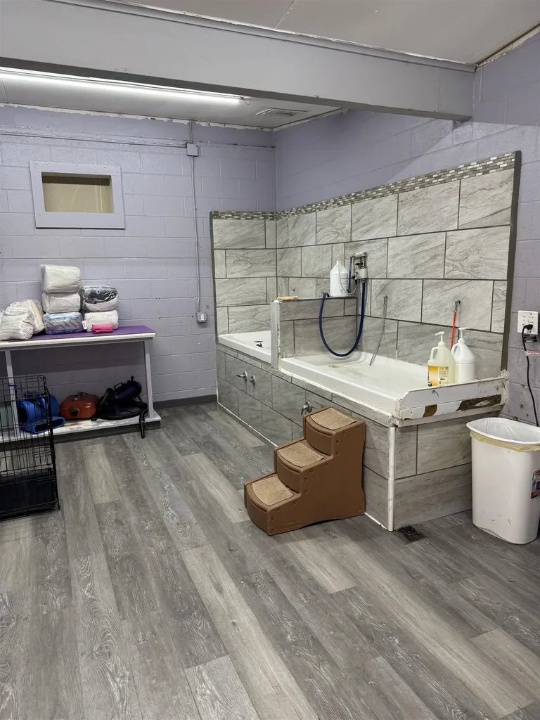829 S Lakeshore Drive Lake City City MI 49651