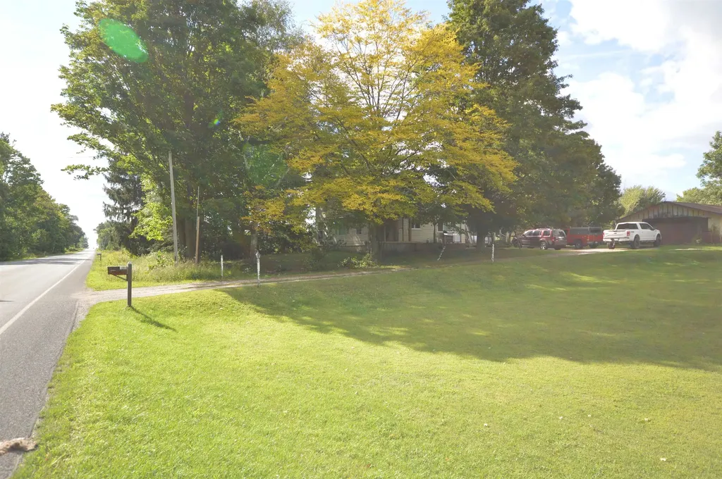6830 Youker Road Green Lake Township MI 49637