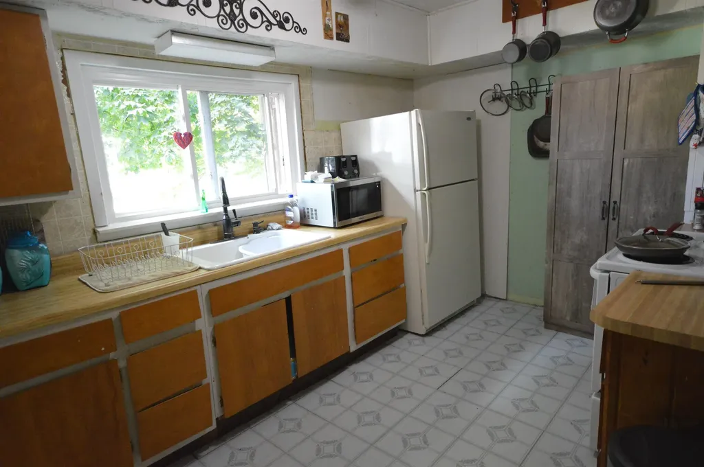 6830 Youker Road Green Lake Township MI 49637