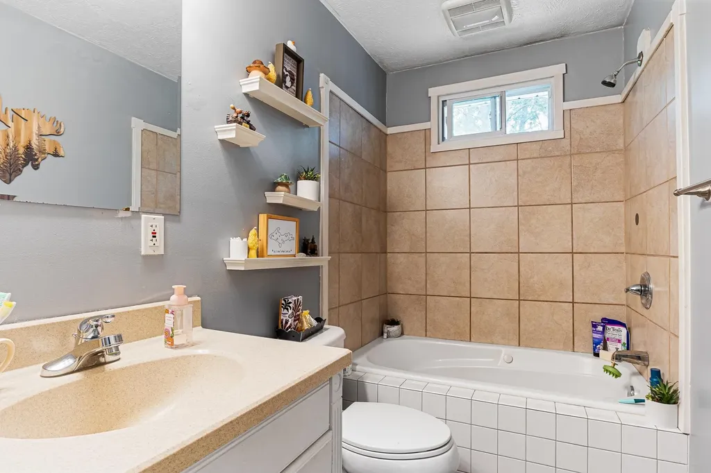 7690 Arrowroot Hayes Township MI 49735