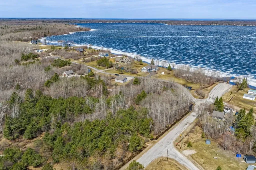 V/l Paradise Lane Carp Lake Township MI 49755