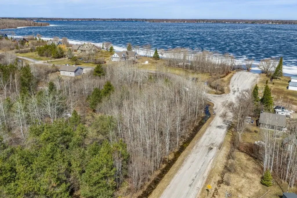 V/l Paradise Lane Carp Lake Township MI 49755