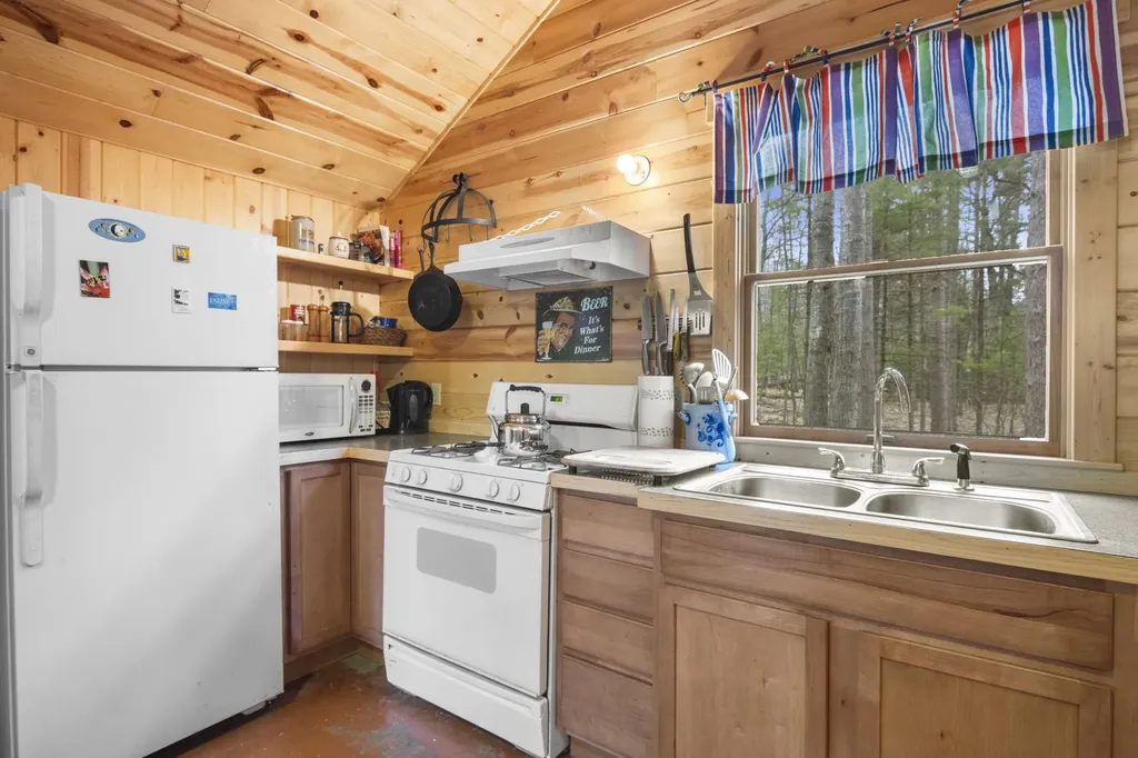 7578 S River Road SW Kalkaska Township MI 49646