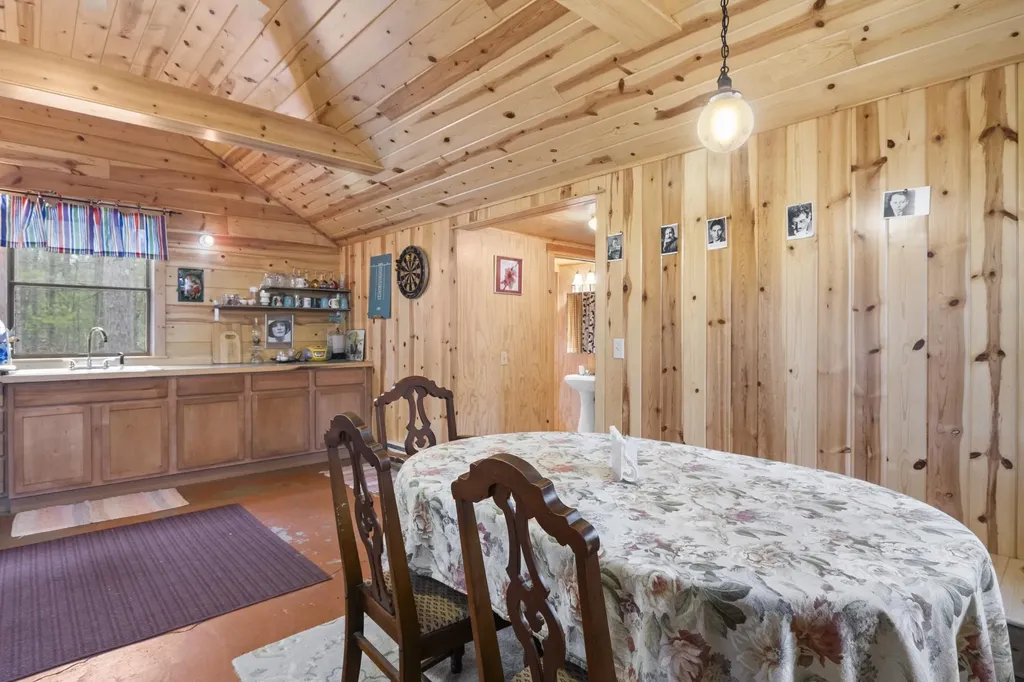 7578 S River Road SW Kalkaska Township MI 49646