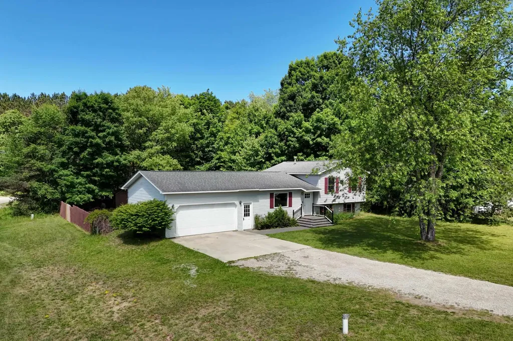 2575 Reily Court Long Lake Township MI 49685