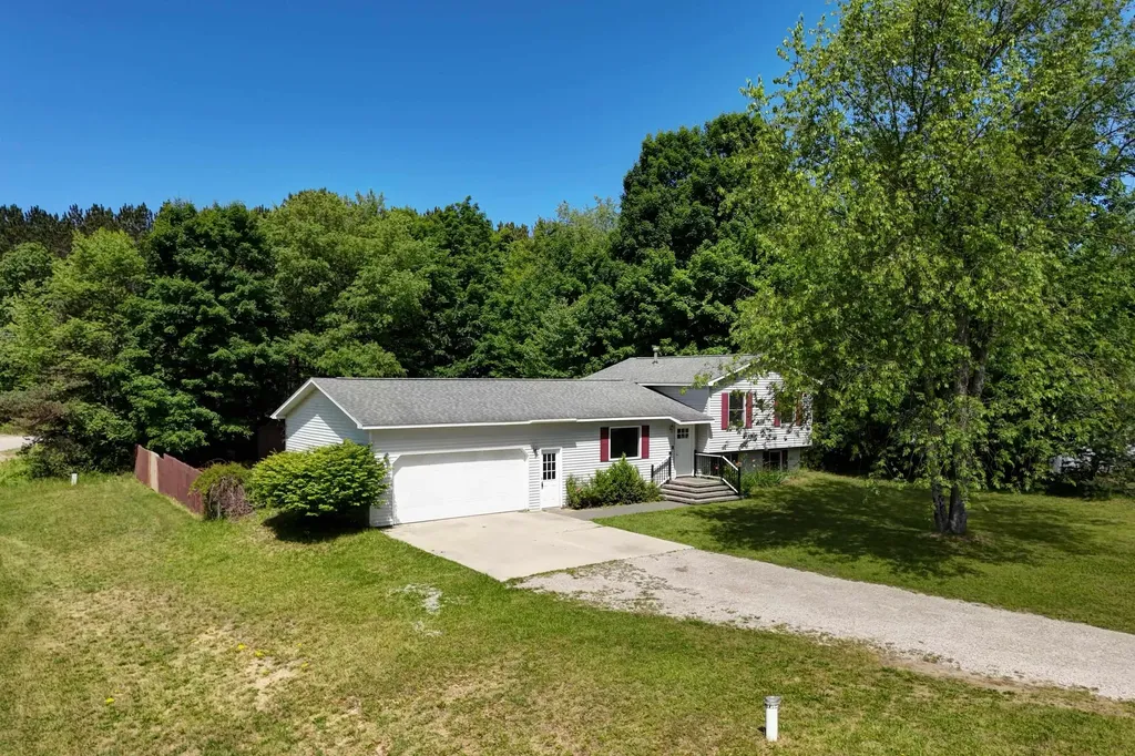 2575 Reily Court Long Lake Township MI 49685