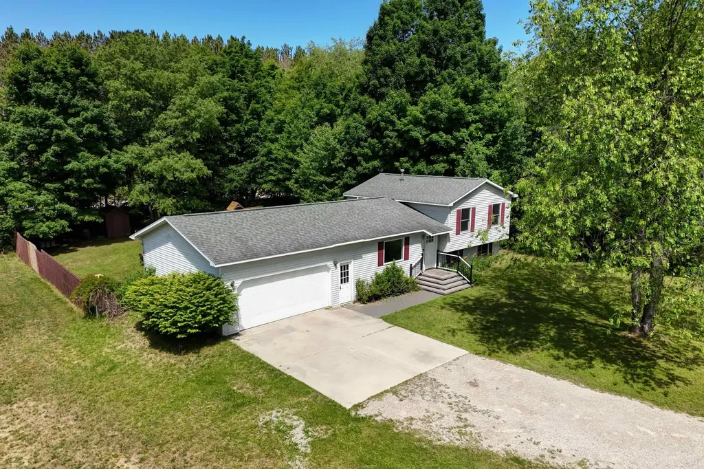 2575 Reily Court Long Lake Township MI 49685
