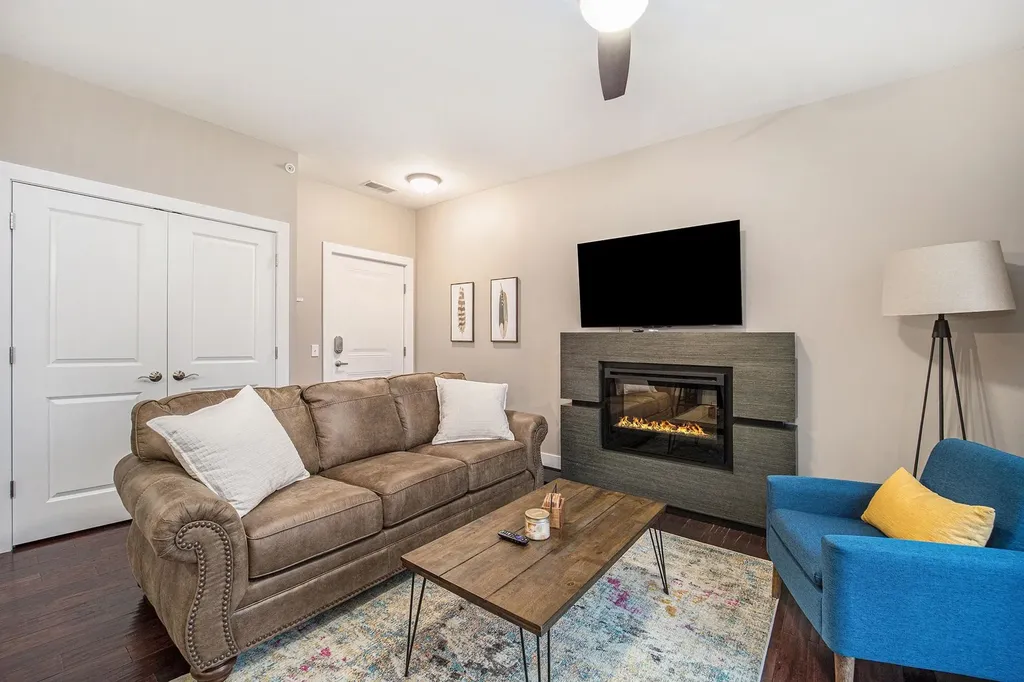 115 E Eighth Street Traverse City City MI 49684