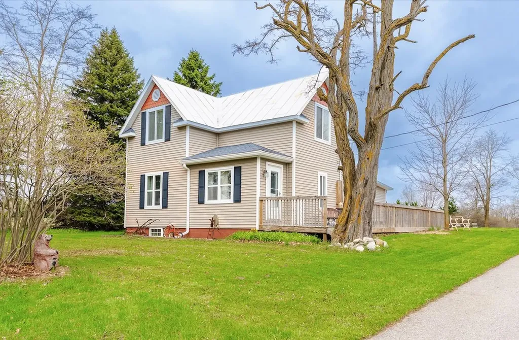 3105 Supply Road East Bay Township MI 49696