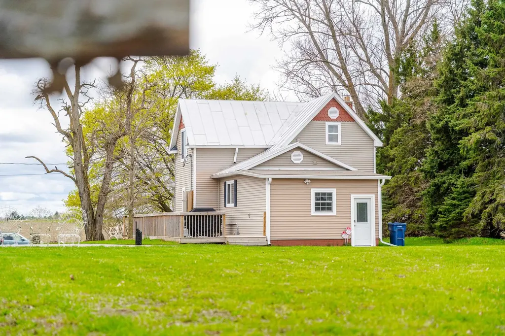 3105 Supply Road East Bay Township MI 49696