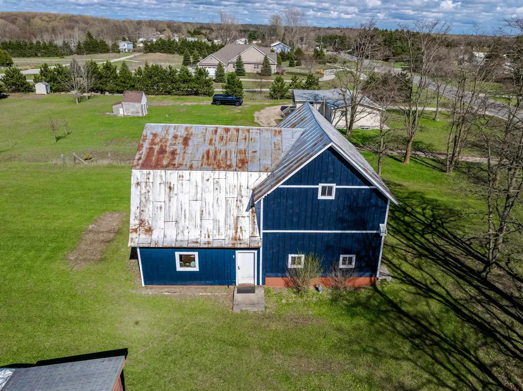 3105 Supply Road East Bay Township MI 49696