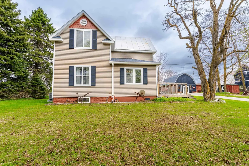 3105 Supply Road East Bay Township MI 49696