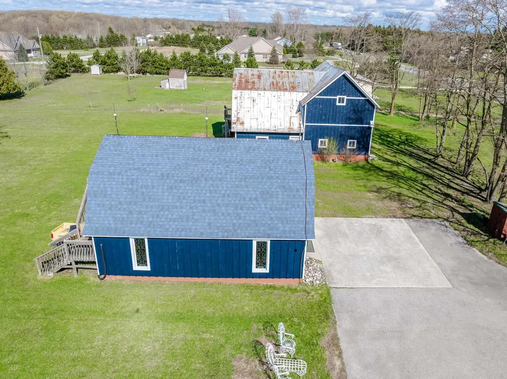 3105 Supply Road East Bay Township MI 49696