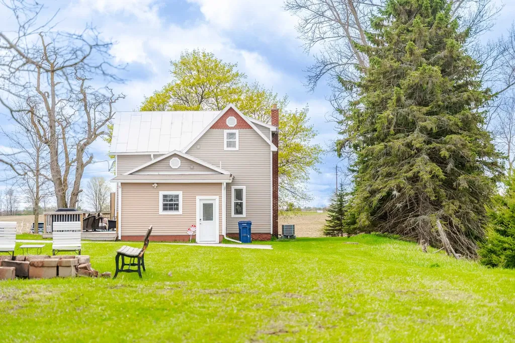 3105 Supply Road East Bay Township MI 49696