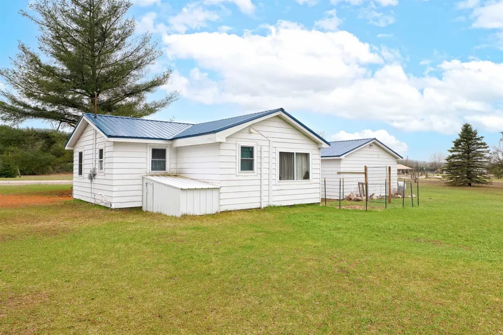 10595 E M-42 Cedar Creek Township MI 49663