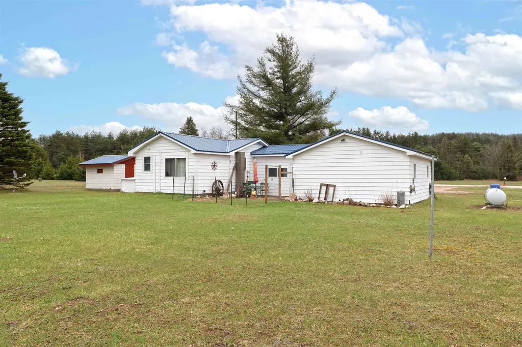 10595 E M-42 Cedar Creek Township MI 49663