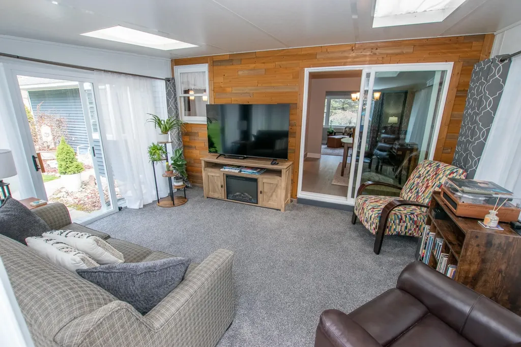 7196 S West Bay Shore Drive Bingham Township MI 49684