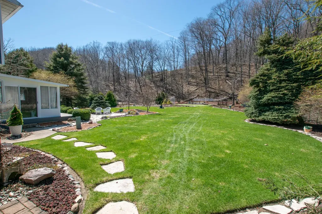 7196 S West Bay Shore Drive Bingham Township MI 49684