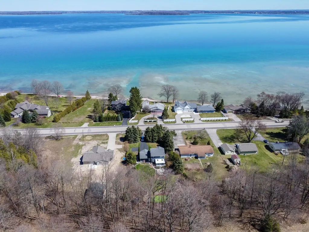 7196 S West Bay Shore Drive Bingham Township MI 49684