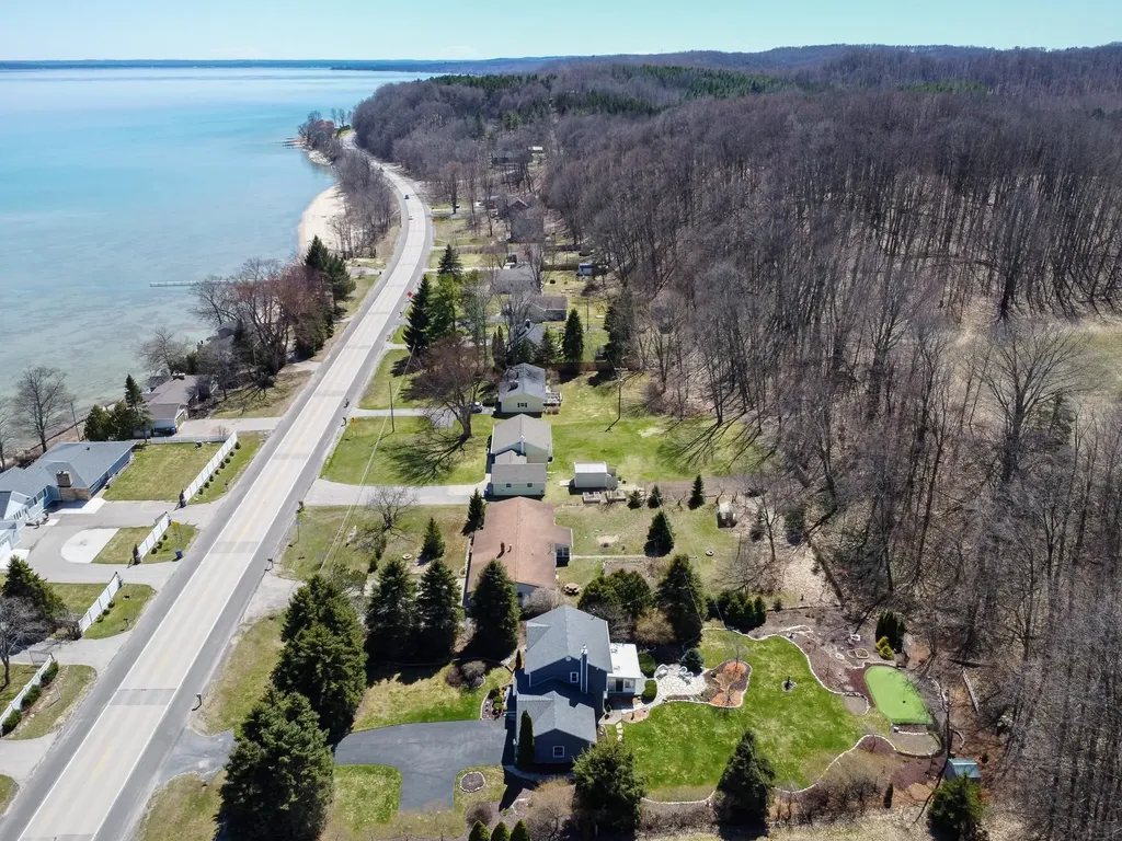 7196 S West Bay Shore Drive Bingham Township MI 49684