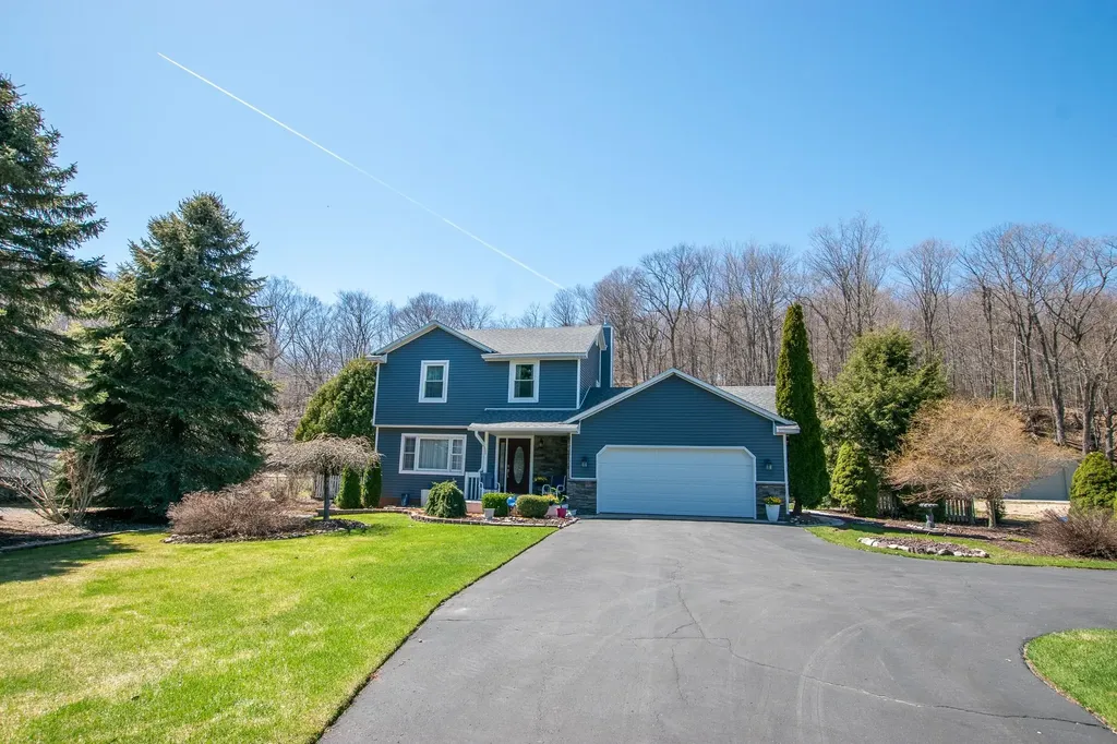 7196 S West Bay Shore Drive Bingham Township MI 49684