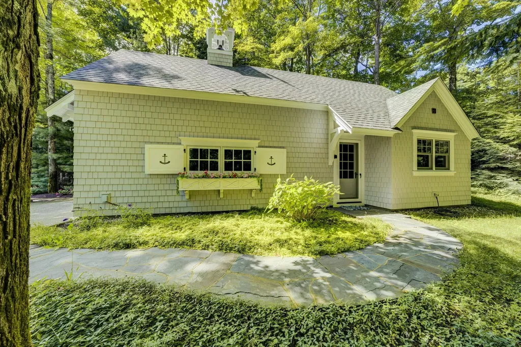 12935 N Northport Point Road Leelanau Township MI 49670