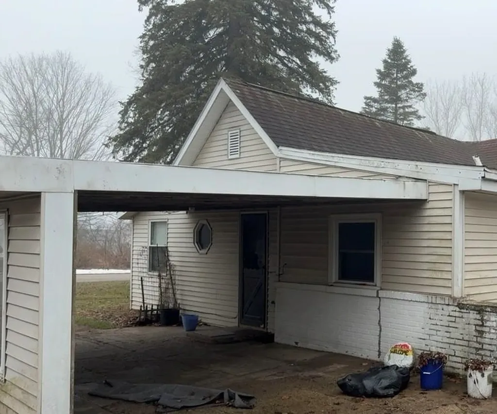 110 W Carl Street Hanover Township MI 49620