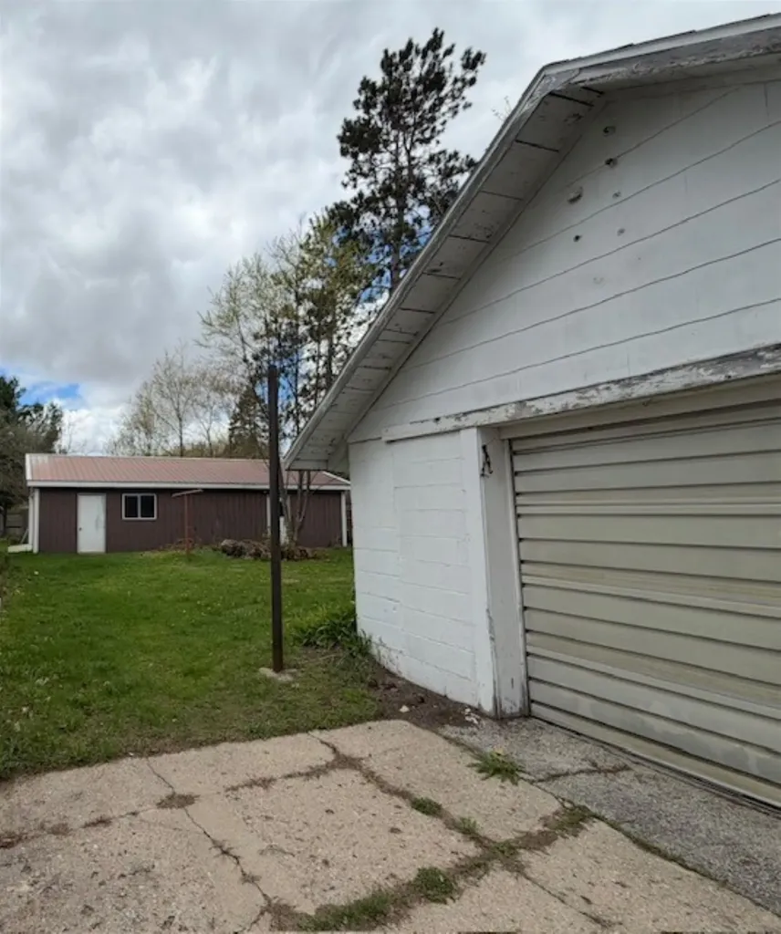 110 W Carl Street Hanover Township MI 49620