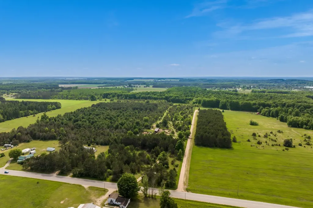 493 NE County Road 571 Excelsior Township MI 49646