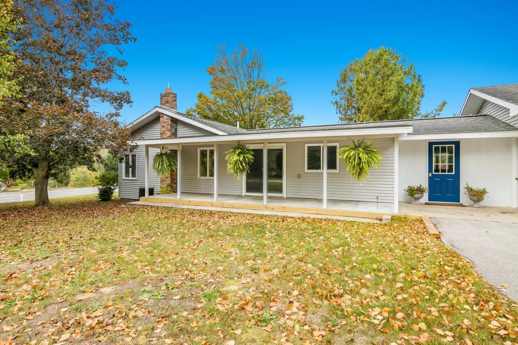 2262 W River Road Blair Township MI 49696